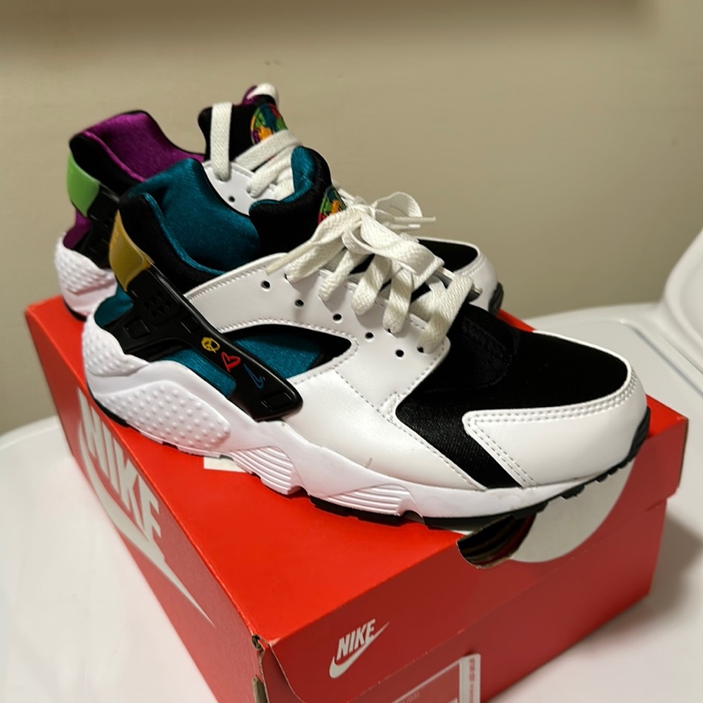 Nike huaraches run white bright, splash, black 6 youth